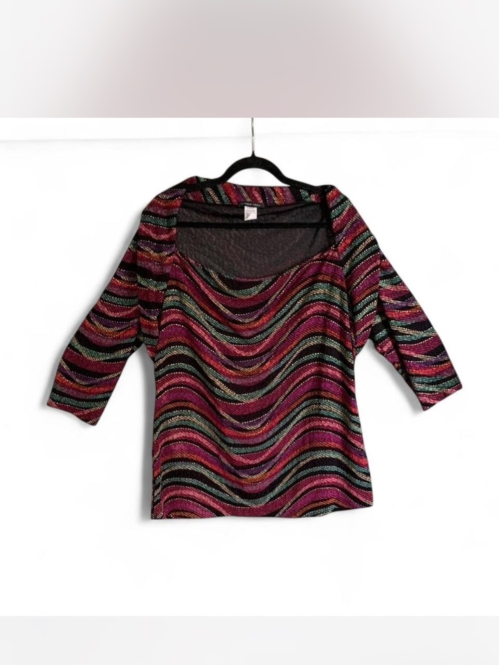 Women’s Wave-Stripe Scoop Neck Blouse in Magenta and Black size XL